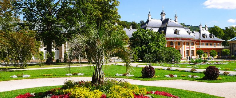 Etappe 2 Teppichbeet mit Bergpalais